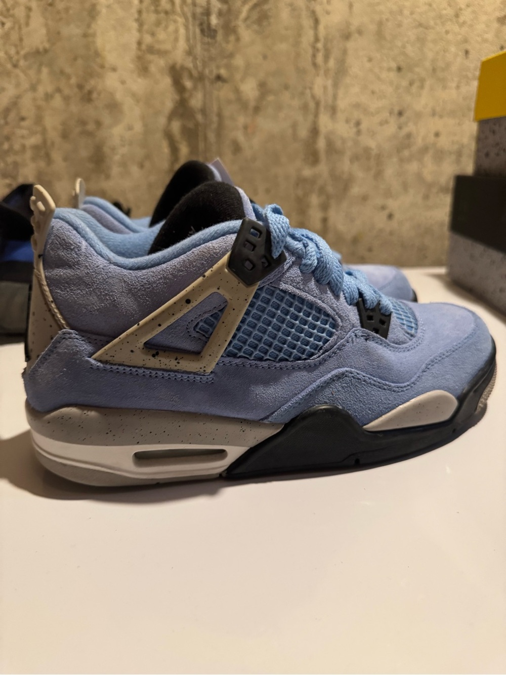 Jordan 4 “University Blue”